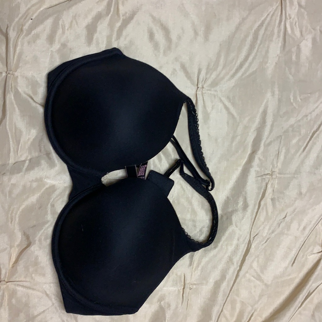 Victoria’s Secret Black Bra 34dd